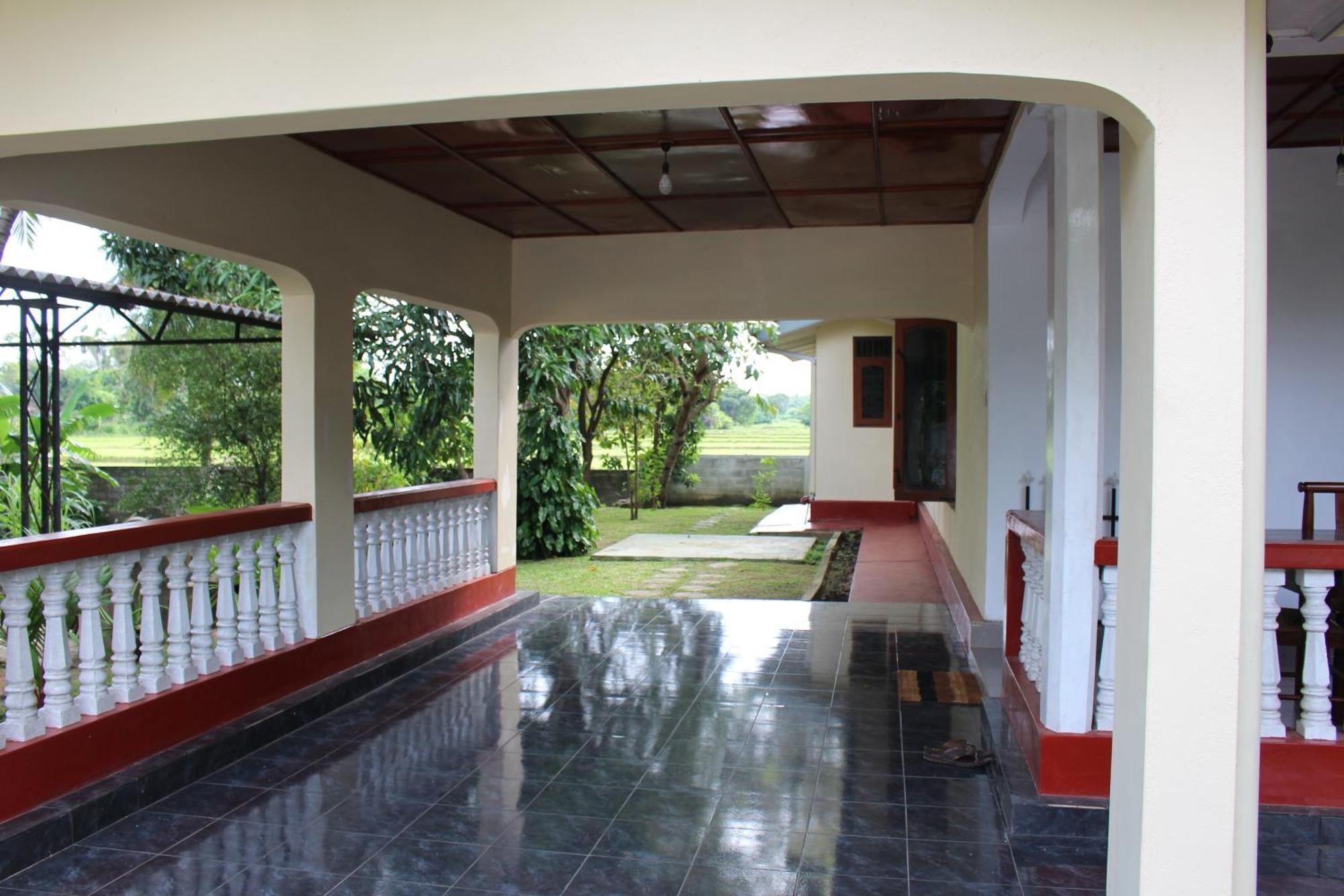 Hotel Sunshine Tourist Rest à Anurâdhapura Extérieur photo